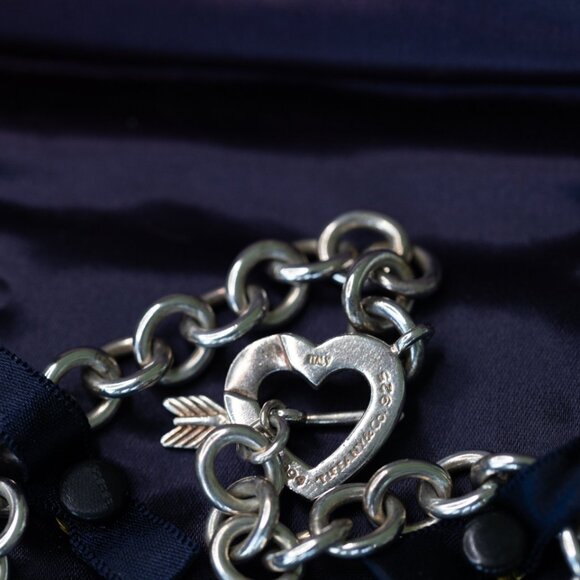 Rare retired Tiffany & Co Arrow Heart Chain Toggle Necklace Sterling Silver 925 - Picture 4 of 6